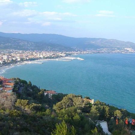 Ferienwohnung In Einer Privaten Villa Mit Meerblickterrasse, Auf Dem Huegel Des Capo Berta Diano Marina Eksteriør bilde