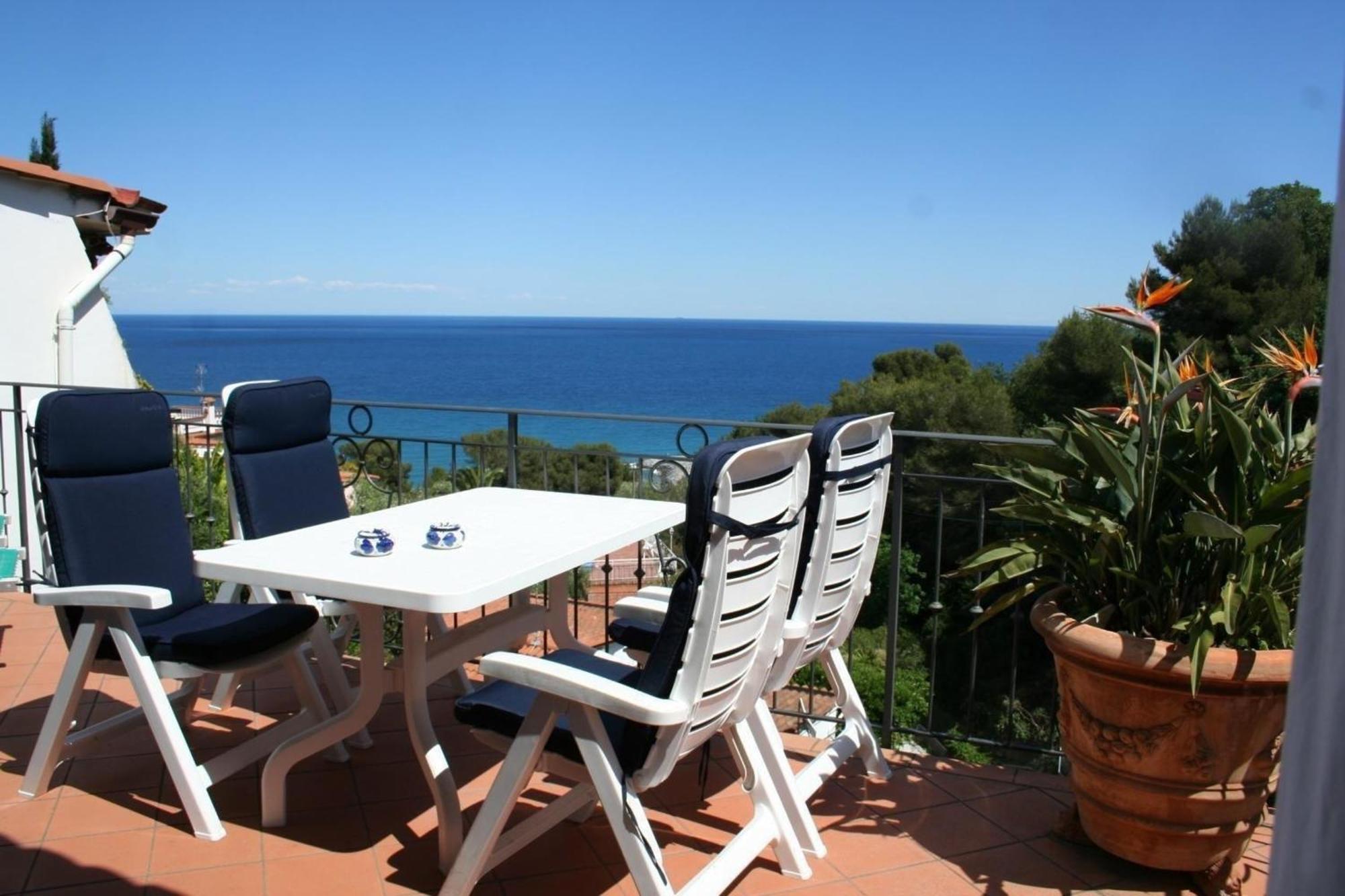 Ferienwohnung In Einer Privaten Villa Mit Meerblickterrasse, Auf Dem Huegel Des Capo Berta Diano Marina Eksteriør bilde